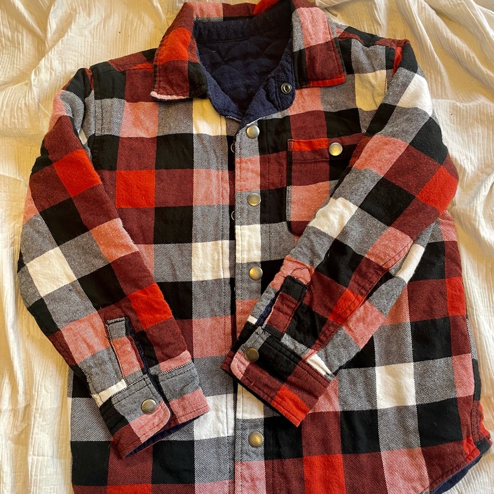 Boys Old Navy size 8 Quilted/Flannel jacket. Thick and reversible.
